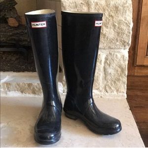Hunter black rain boots